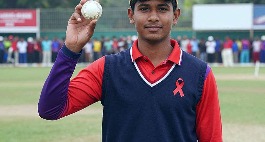 কিংসমিডের সকাল: ঘাসের নিচে লুকানো প্রশ্ন আর এক ফিরে আসার ভার